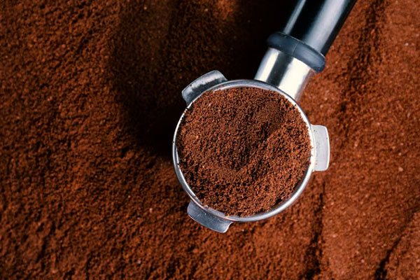 Are you a coffee lover who enjoys a convenient and quick cup of joe? If that's the case, you may be curious whether you can use your coffee maker to prepare a fresh pot using instant coffee...